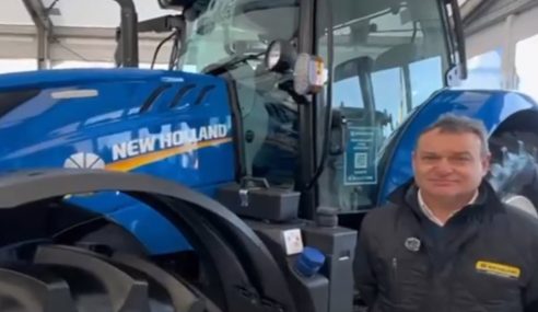 Ken talks to Phill Brooks from New Holland tractors