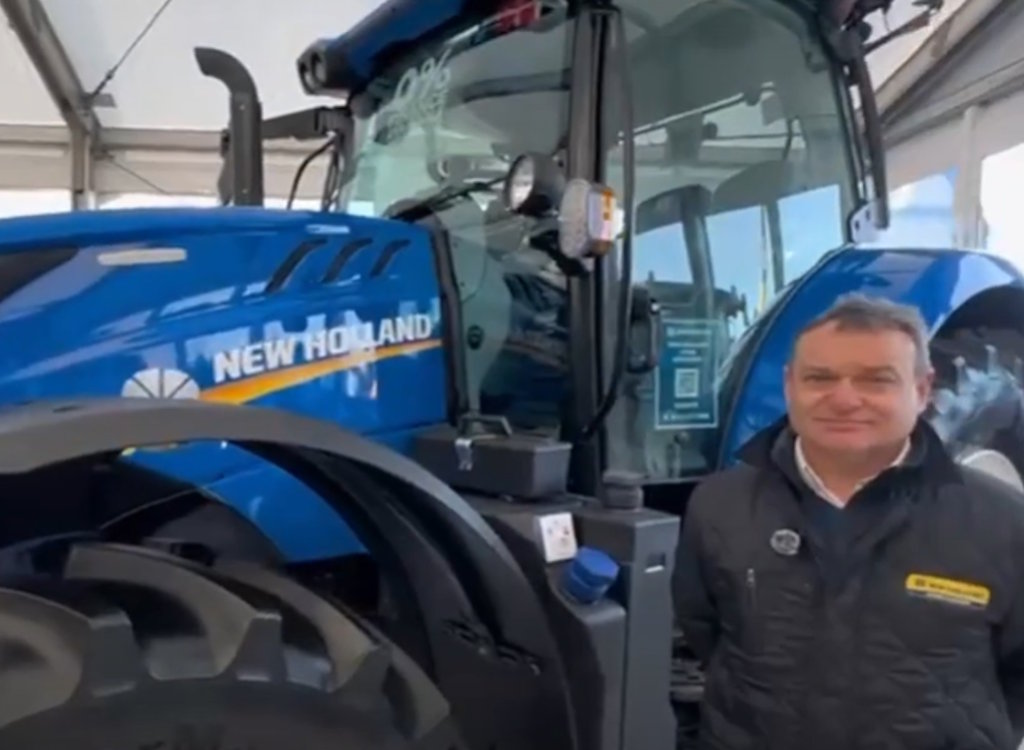 Ken talks to Phill Brooks from New Holland tractors