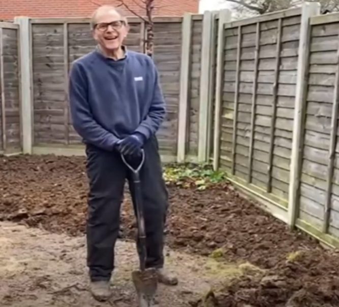 “Thin slivers” says Ken on demonstrating how to dig