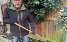 Ken makes use of Bulldog’s Premier long handled divot fork