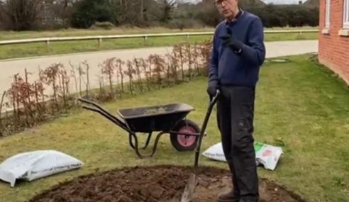 Preparing a rose bed on a new build property